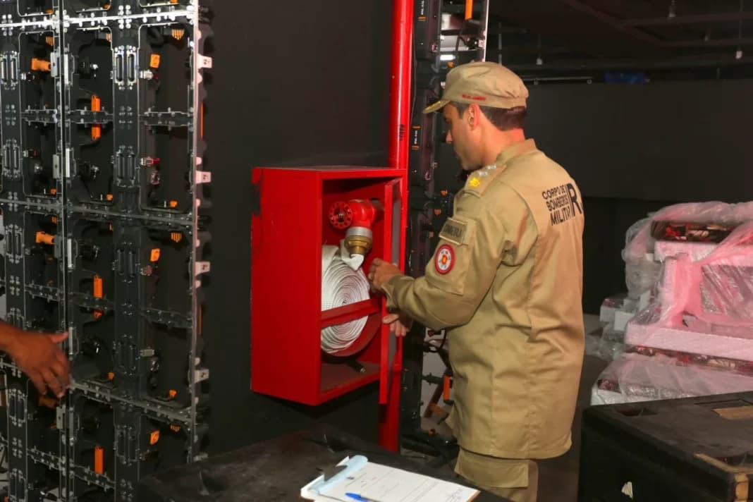 Certificados CLCB e CVCB do Corpo de Bombeiros do Paraná — licenciamento de segurança contra incêndio